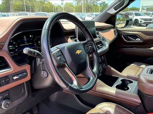 Used 2022 Chevrolet Tahoe High Country RWD image 14