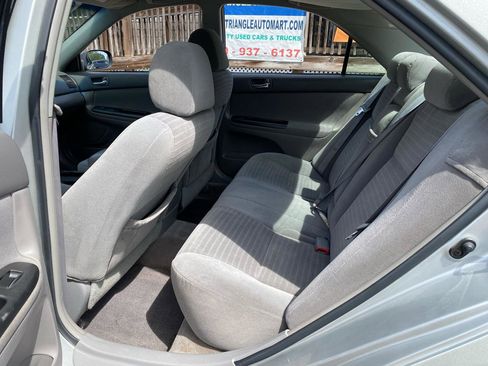 Used 2005 Toyota Camry FWD image 9
