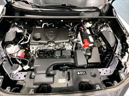 Used 2022 Toyota RAV4 XLE Premium image 31