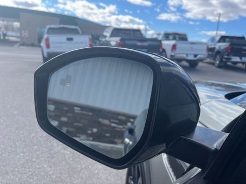 Used 2018 Land Rover Discovery Sport HSE image 23