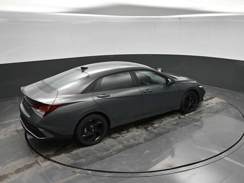 New 2026 Hyundai Elantra SEL Sport FWD image 30