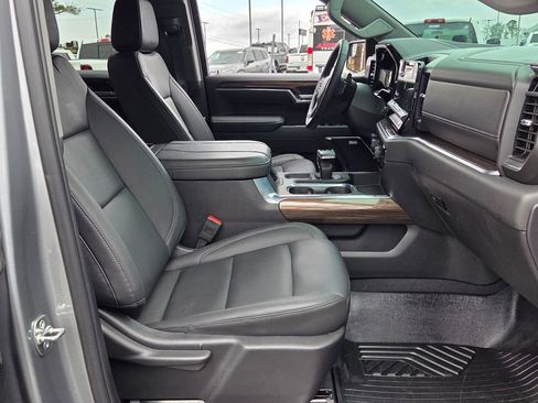 Used 2025 Chevrolet Silverado 1500 LT Trail Boss w/ Convenience Package II image 15