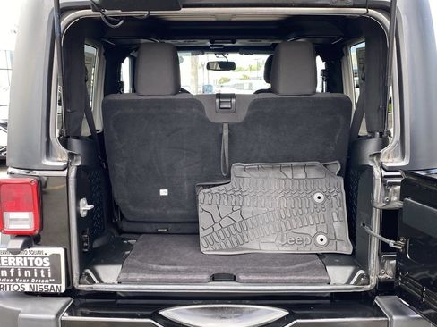 Used 2017 Jeep Wrangler Sport AWD/4WD image 13