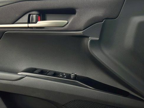 Used 2025 Toyota Camry LE image 19