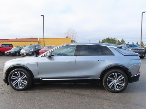 Used 2024 Cadillac Lyriq Luxury image 4