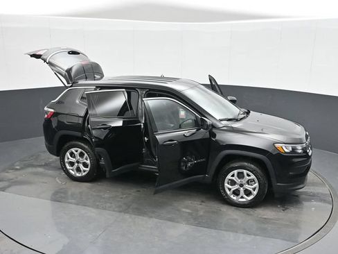 Used 2025 Jeep Compass Sport w/ Mopar Graphics Package AWD/4WD image 50