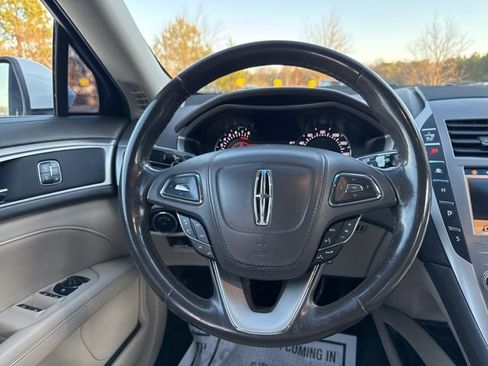 Used 2017 Lincoln MKZ Premiere image 13