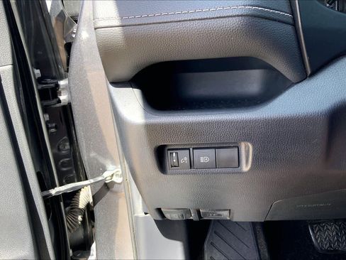 Used 2020 Toyota RAV4 LE FWD image 36