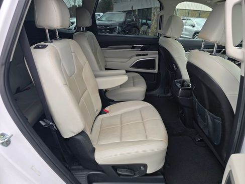 Used 2022 Kia Telluride EX w/ EX Premium Package image 29