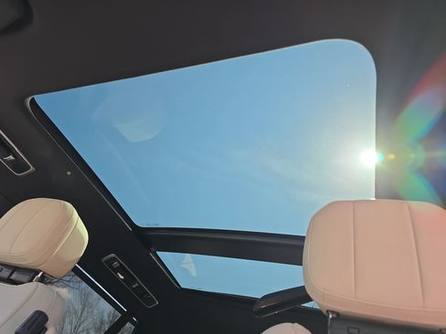 New 2026 Land Rover Range Rover Long Wheelbase SE image 30