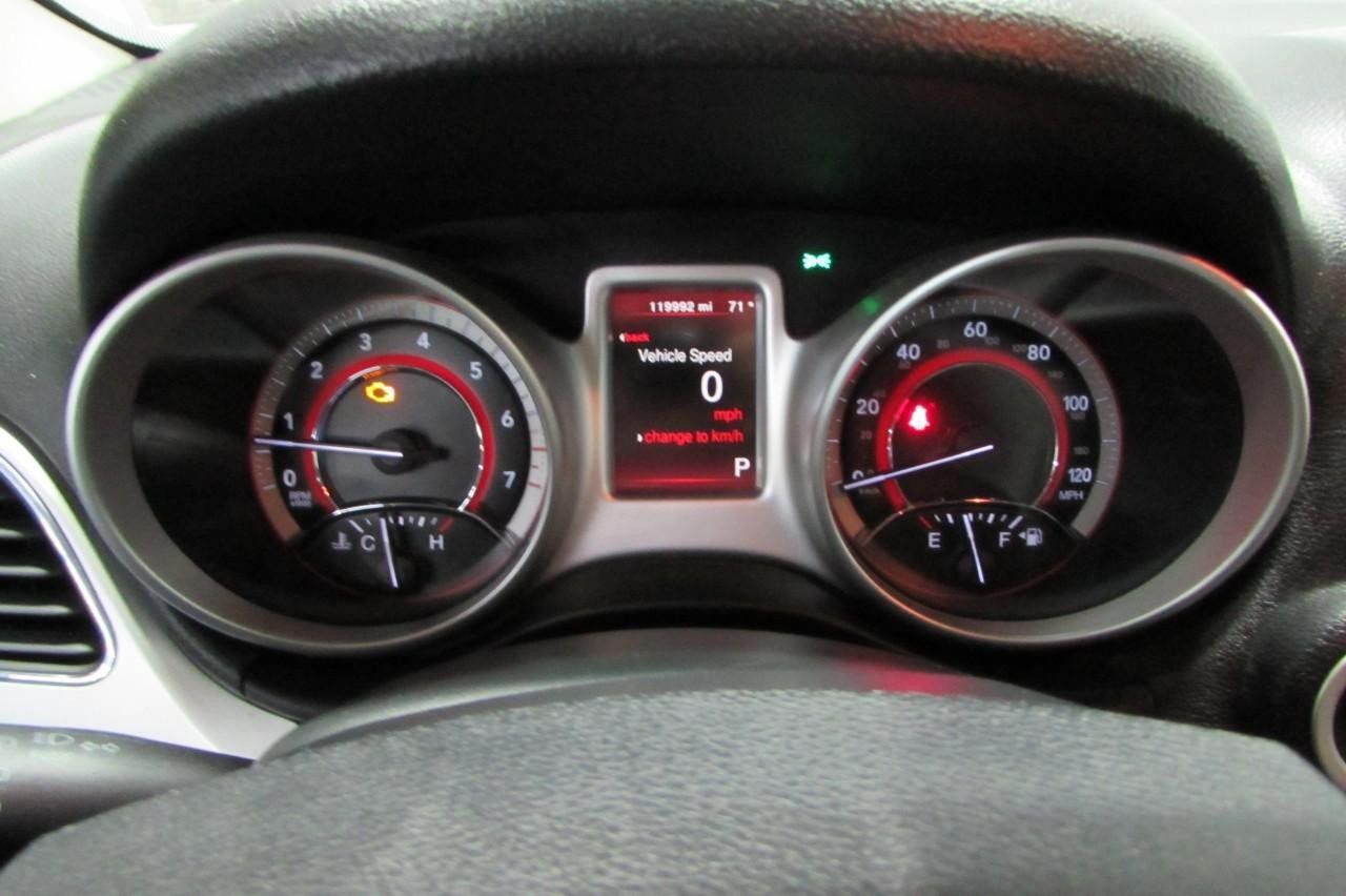 Used 2017 Dodge Journey SE w/ Flexible Seating Group FWD image 17