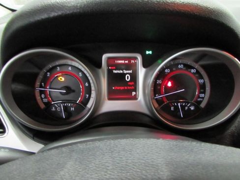 Used 2017 Dodge Journey SE w/ Flexible Seating Group image 17