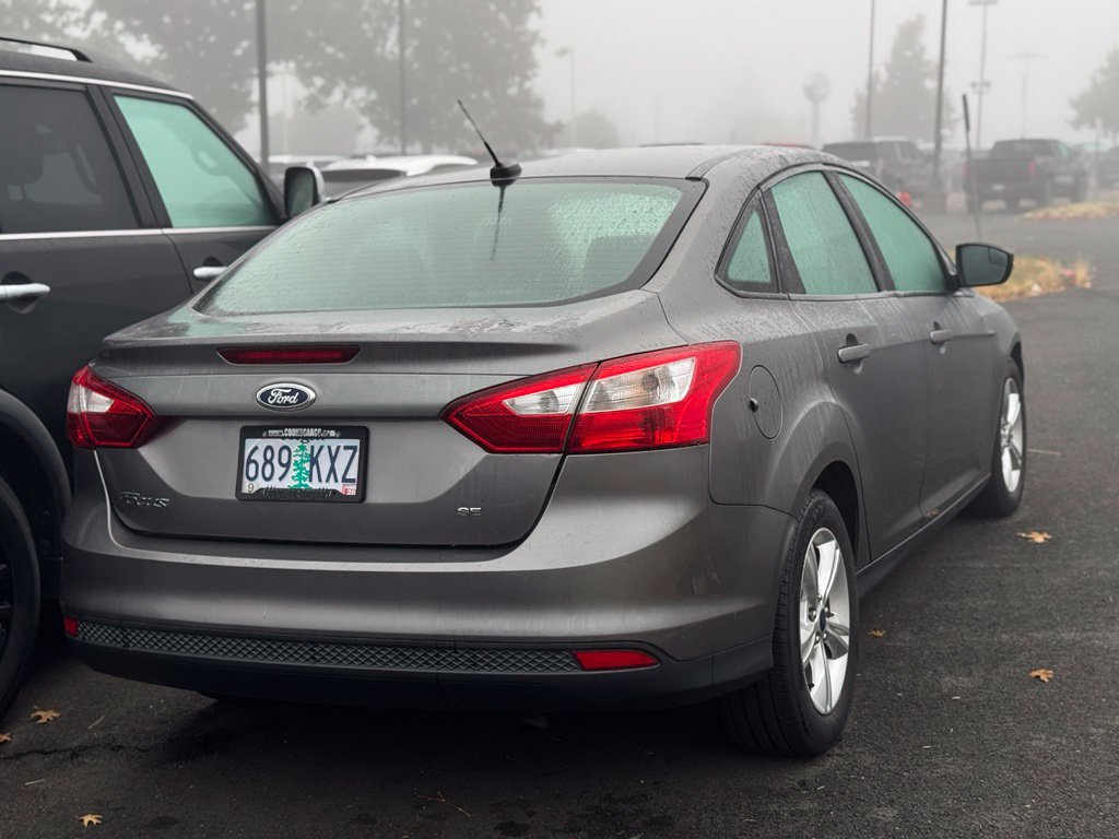 Used 2013 Ford Focus SE FWD image 2