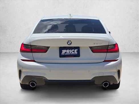 Used 2022 BMW 330i Sedan w/ M Sport Package RWD image 7