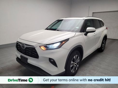 Used 2020 Toyota Highlander XLE FWD image 1