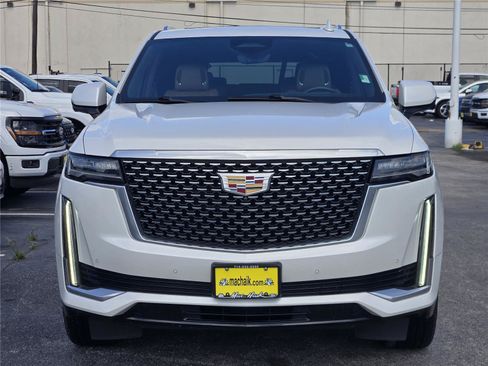Used 2021 Cadillac Escalade Premium Luxury RWD image 2