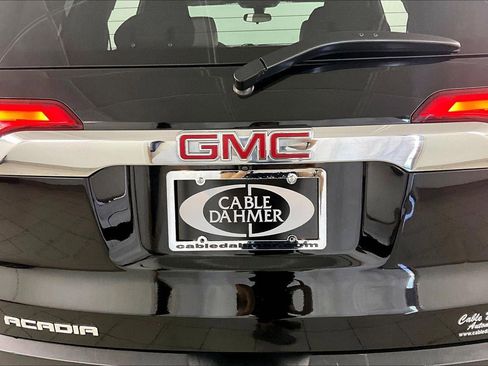 Used 2017 GMC Acadia SLE image 24