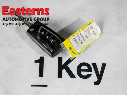 Used 2020 Toyota Camry LE FWD image 23
