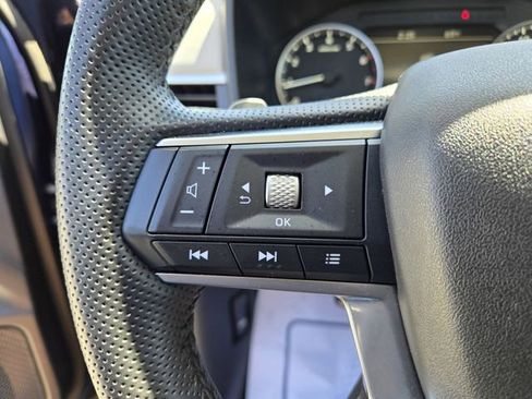 Used 2025 Mitsubishi Outlander SE image 16