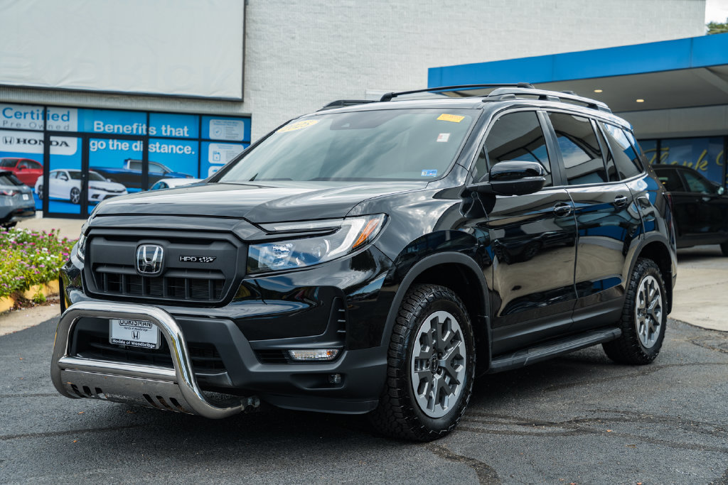 Certified 2025 Honda Passport TrailSport image 3