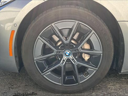 Used 2023 BMW i4 eDrive35 RWD image 11