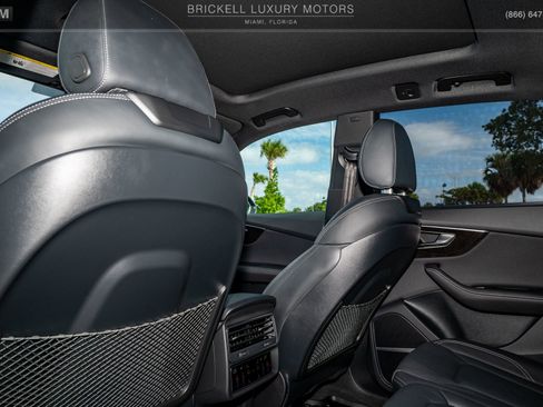 Used 2025 Audi Q8 Prestige image 19