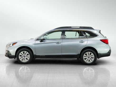 Used 2018 Subaru Outback 2.5i Premium image 2