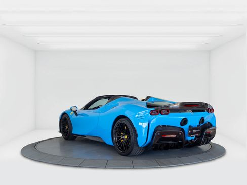 Used 2022 Ferrari SF90 Spider AWD/4WD image 3