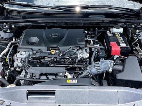 Used 2022 Toyota Camry SE FWD image 11