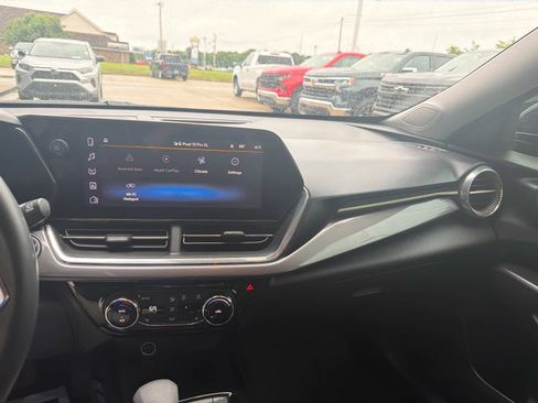 Used 2025 Chevrolet Trax ACTIV w/ Driver Confidence Package FWD image 21