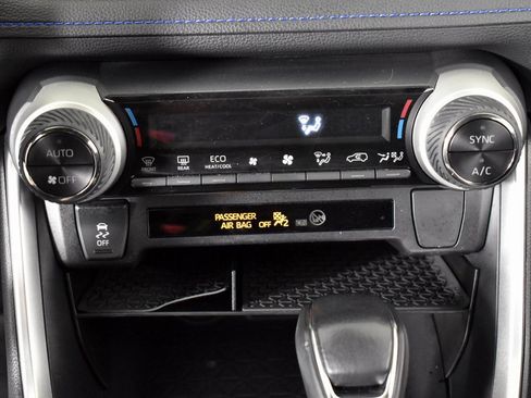 Certified 2022 Toyota RAV4 SE image 39