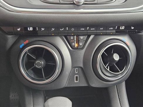 Used 2022 Chevrolet Blazer LT FWD image 14