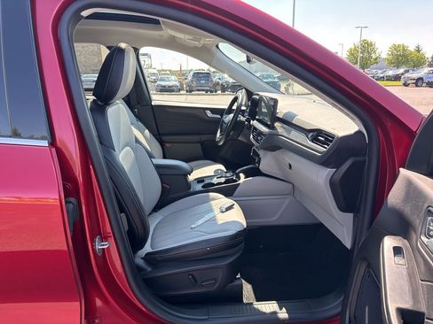 Used 2025 Ford Escape Platinum w/ Premium Technology Package AWD/4WD image 41