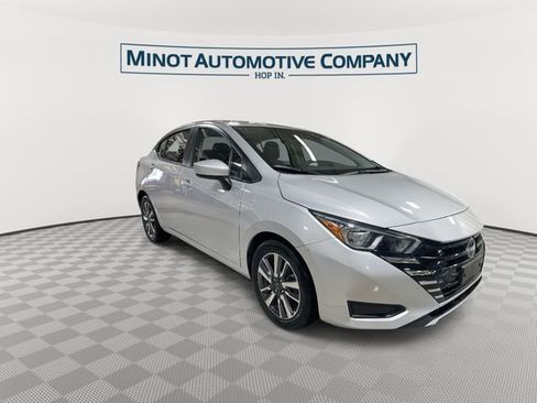 Used 2024 Nissan Versa SV FWD image 2