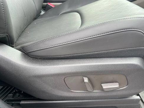 Used 2026 Kia Carnival EX FWD image 12