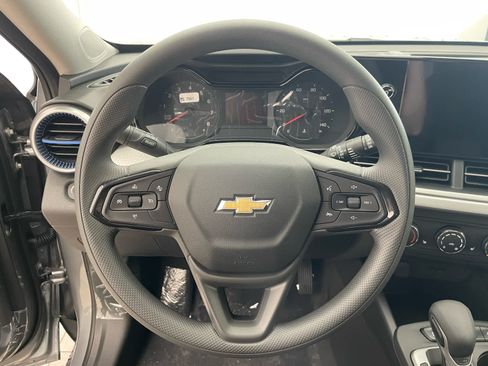 New 2026 Chevrolet Trax LS w/ LS Convenience Package FWD image 11
