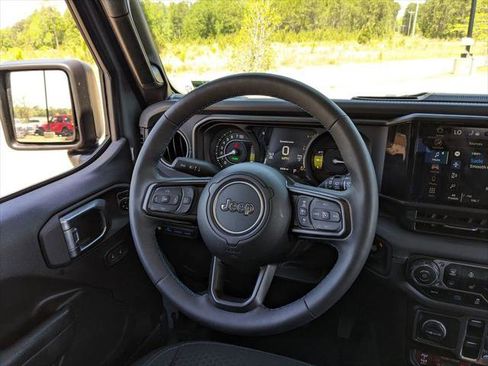 Certified 2025 Jeep Wrangler Unlimited Rubicon 4xe w/ Safety Group image 27