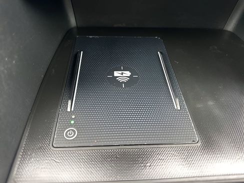 Used 2024 Honda Pilot Touring image 23