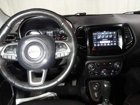 Used 2019 Jeep Compass Latitude AWD/4WD image 12
