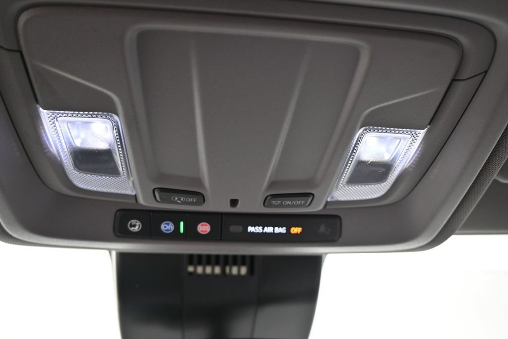 Used 2023 Chevrolet Silverado 1500 LT AWD/4WD image 19