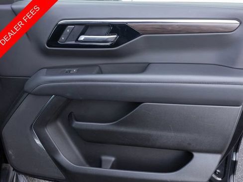 Used 2025 Chevrolet Suburban LT AWD/4WD image 21