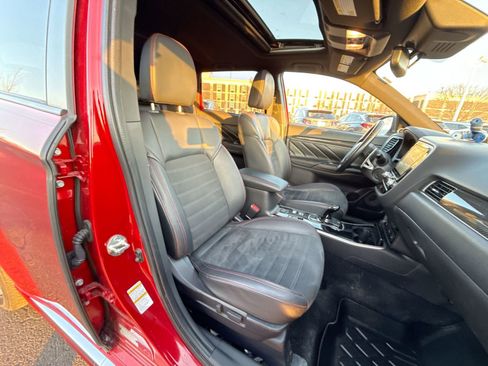 Used 2022 Mitsubishi Outlander LE image 24