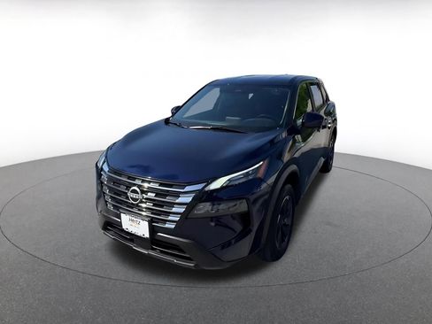 Used 2025 Nissan Rogue SV FWD image 7
