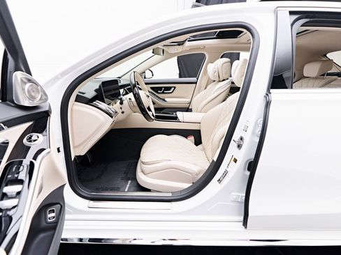 Used 2024 Mercedes-Benz S 580e 4MATIC Sedan image 36