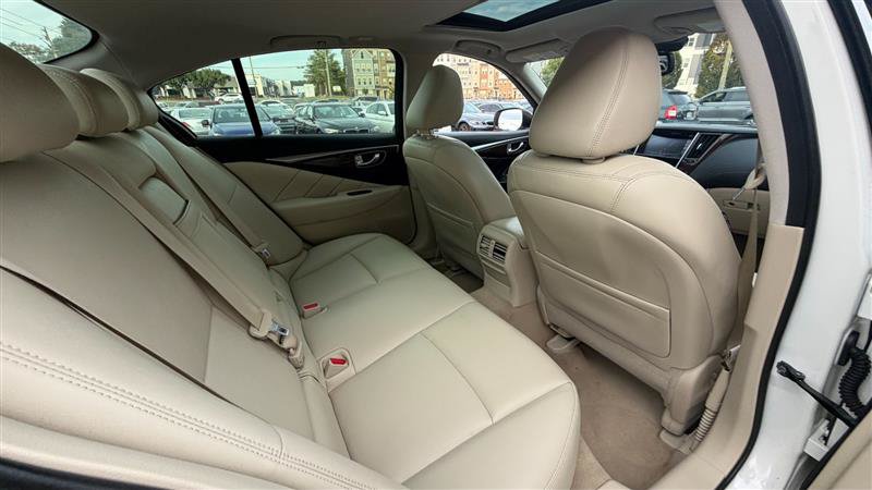 Used 2018 INFINITI Q50 Luxe w/ Essential Package (3.0T Luxe) RWD image 8