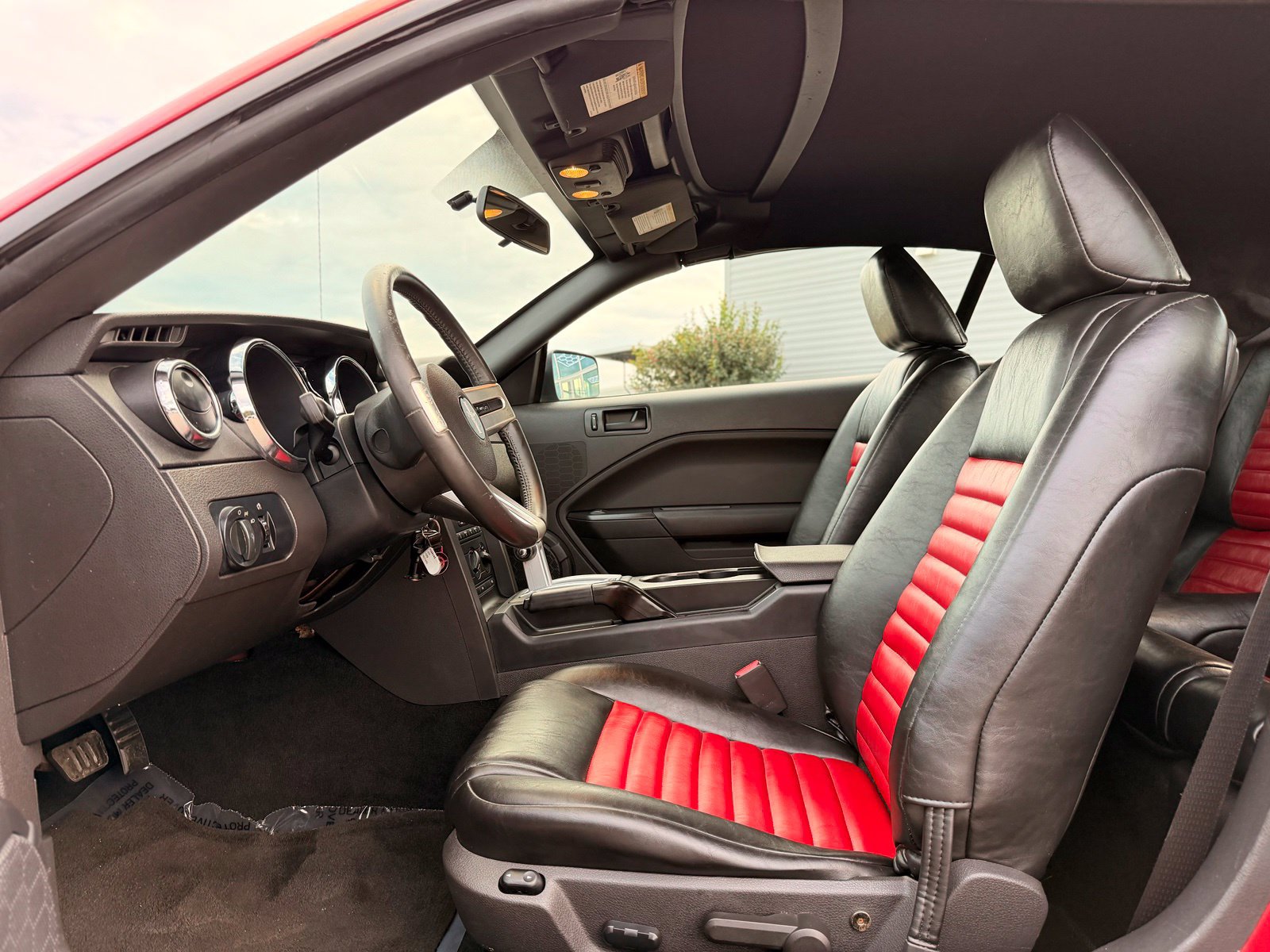 Used 2006 Ford Mustang Convertible RWD image 26