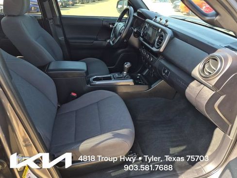 Used 2016 Toyota Tacoma TRD Off-Road w/ Towing Package AWD/4WD image 10
