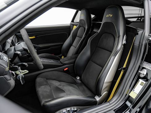 Used 2021 Porsche 718 Cayman GT4 RWD image 43