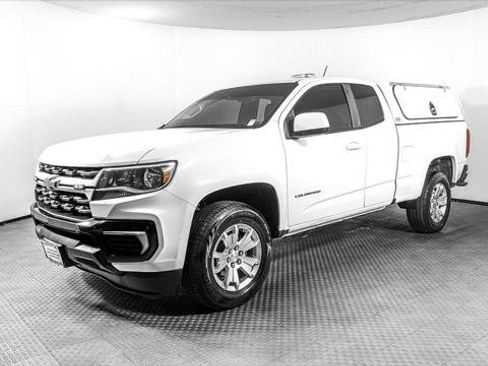 Used 2022 Chevrolet Colorado LT w/ Fleet Safety Package RWD image 2