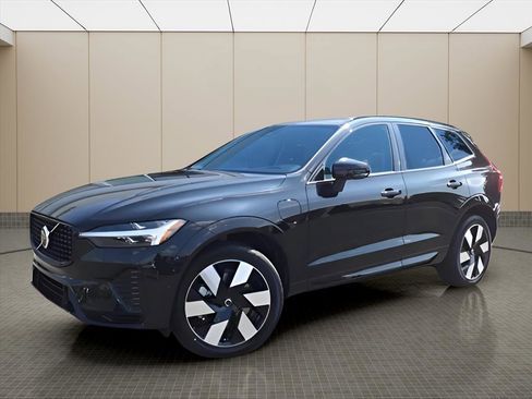 Used 2025 Volvo XC60 T8 Plus w/ Protection Package Premier image 19